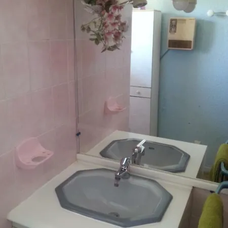 Le Belvue 3* شانا
